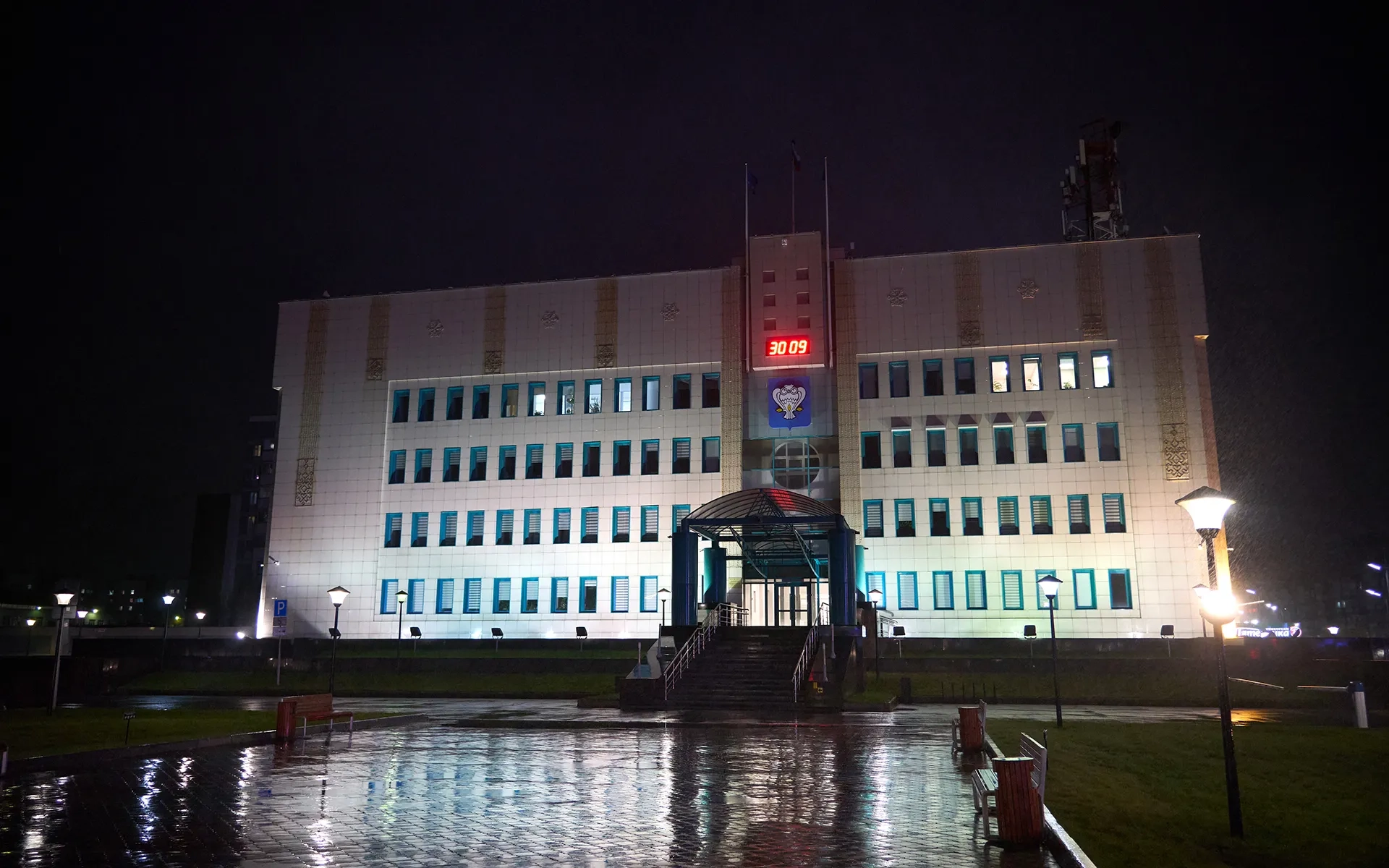 В Администрации г. Новый Уренгой установлены новые кресла серии «Виртуоз» от фабрики ЕВРОЗАЛ