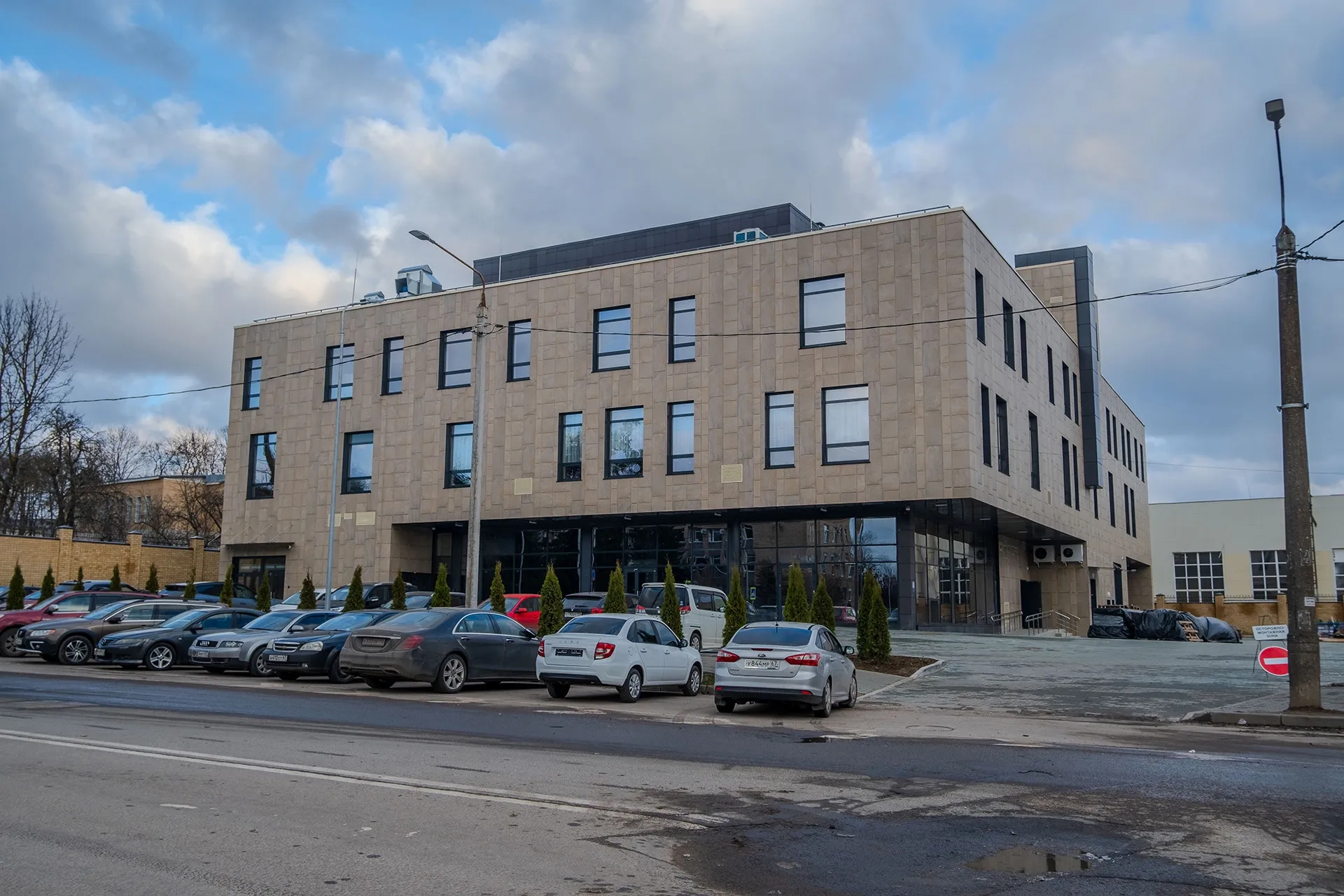 Смоленский авиационный завод приобрёл новые качественные кресла на фабрике ЕВРОЗАЛ для оснащения своих помещений